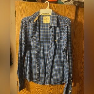 Hollister flannel. Hardly ever worn. Size extra large, fits like a large.